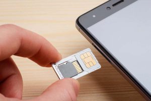 Κάρτα SIM έναντι κάρτας SD: Ποια είναι η διαφορά; 8 Κάρτα SIM έναντι κάρτας SD: Ποια είναι η διαφορά;