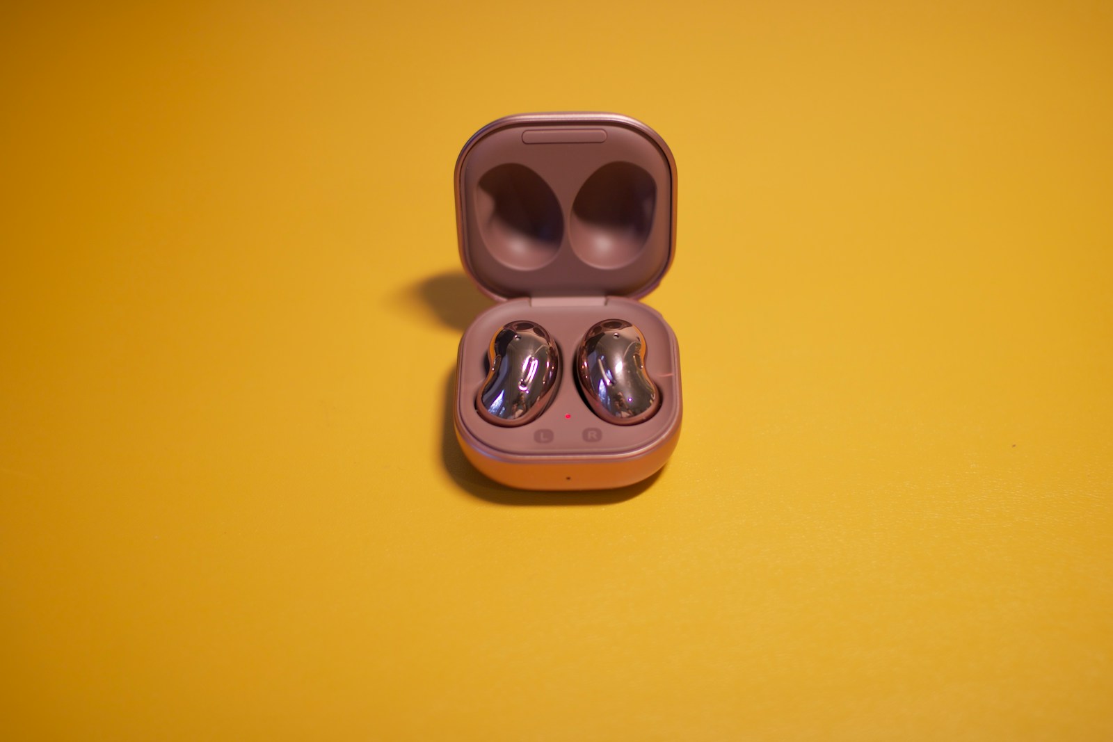 Πώς να συνδέσετε τα Samsung Galaxy Buds με οποιαδήποτε συσκευή